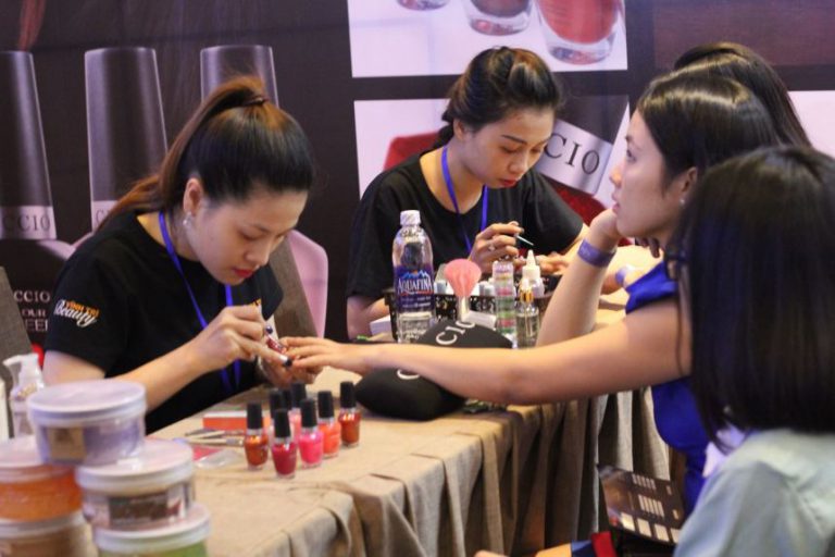 “Christmas Night Out” bữa tiệc Giáng Sinh Đẳng Cấp tri ân khách hàng nữ Yamaha