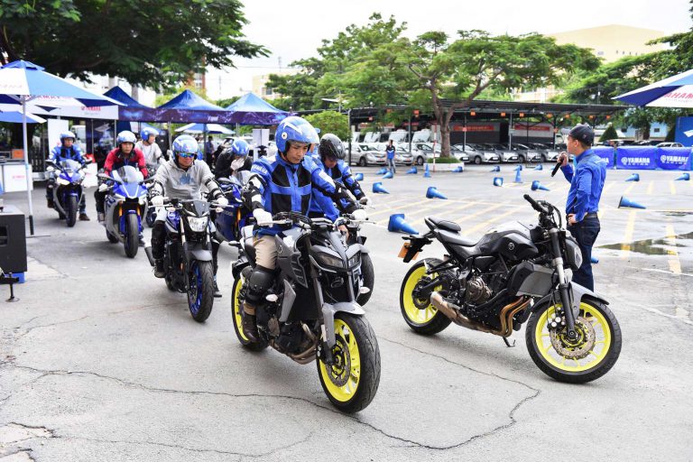 MÃNH LỰC THÁCH THỨC - Ngày tụ họp của các tín đồ đam mê tốc độ