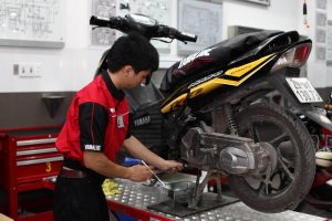 Dấu nhớt động cơ xe máy Yamaha 4T  Yamaha Motor Vietnam