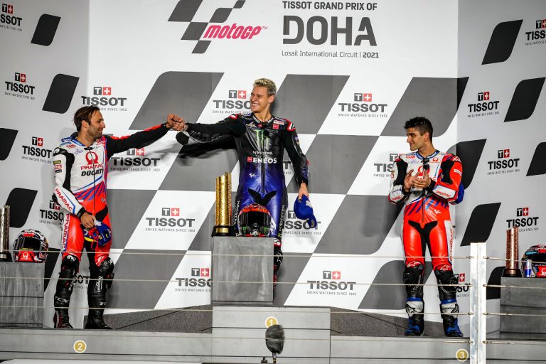 ĐỘI ĐUA YAMAHA LẬP CÚ ĐÚP CHIẾN THẮNG TẠI CHẶNG 2 MOTOGP TẠI DOHA