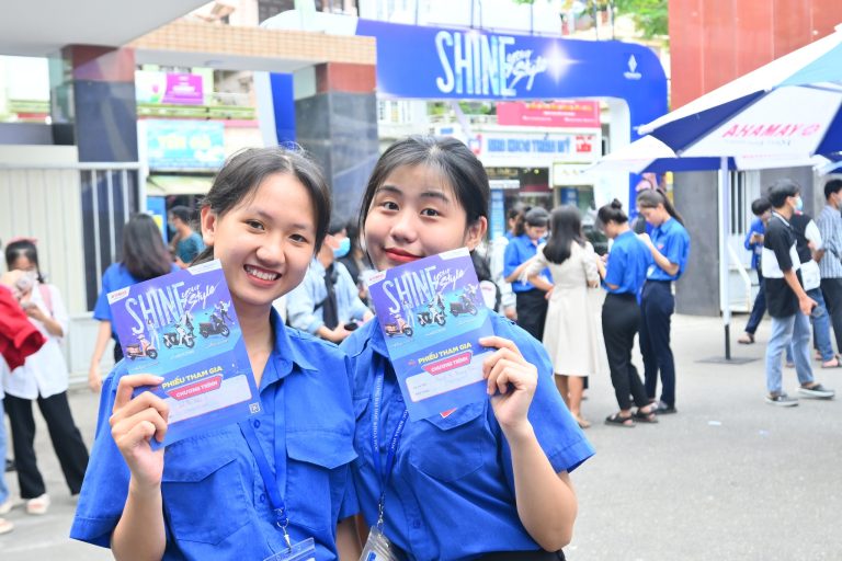 CAMPUS TOUR 2023: BÙNG NỔ CÙNG SỰ NHIỆT HUYẾT CÙNG CÁC SINH VIÊN TẠI HUẾ