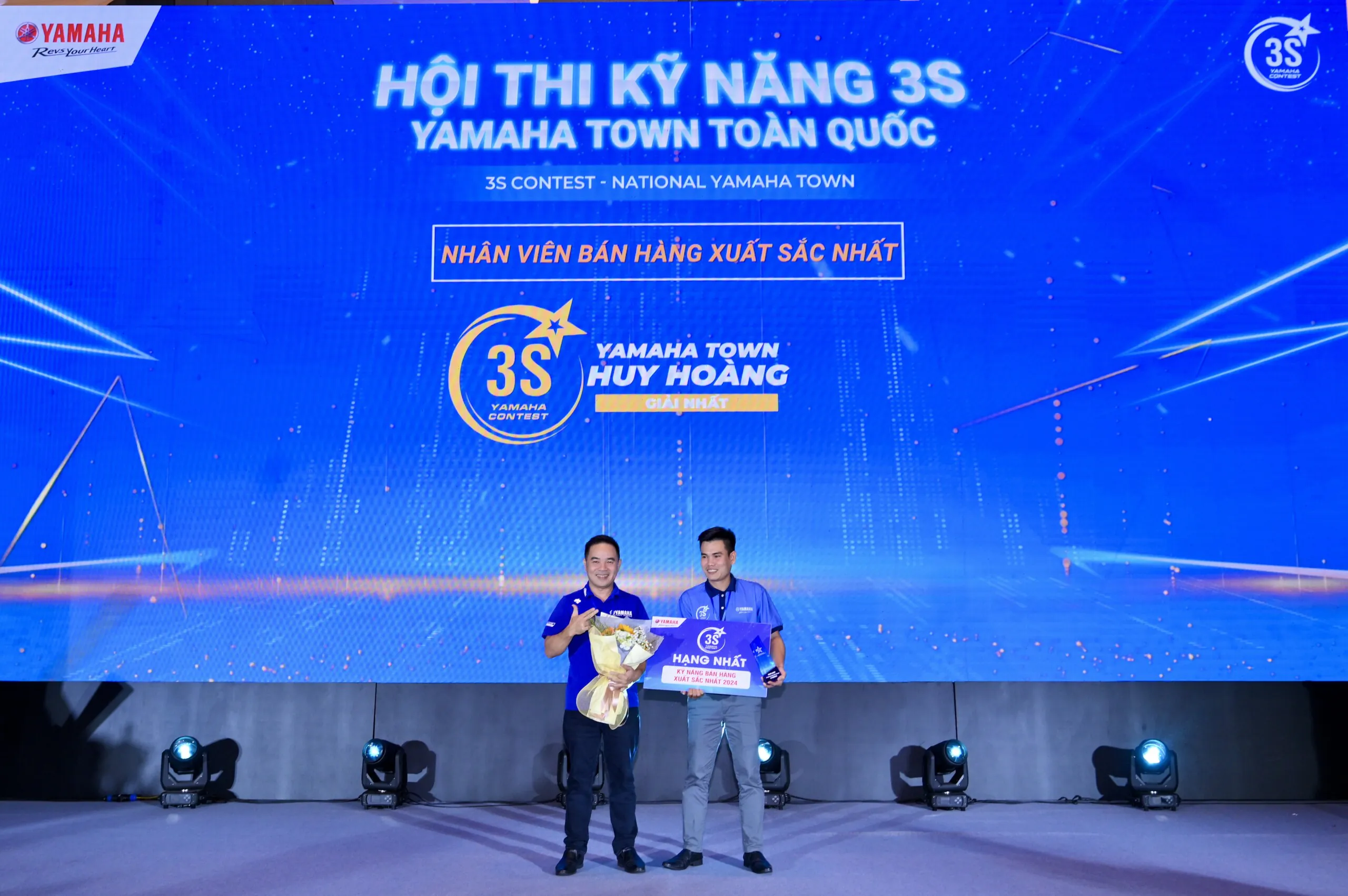 Giải Nhân Viên Bán Hàng Xuất Sắc Nhất: Yamaha Town Huy Hoàng