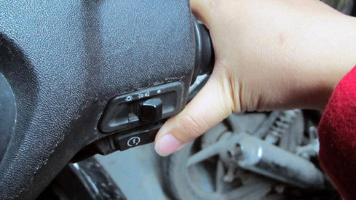 Dấu hiệu xe máy hết ắc quy