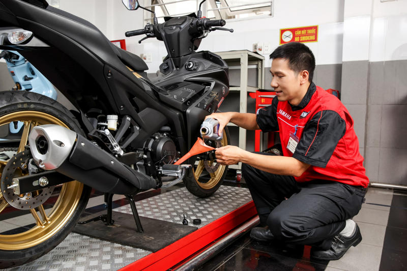 Nhớt xe số dùng cho xe tay ga được không? Ảnh hưởng thế nào?