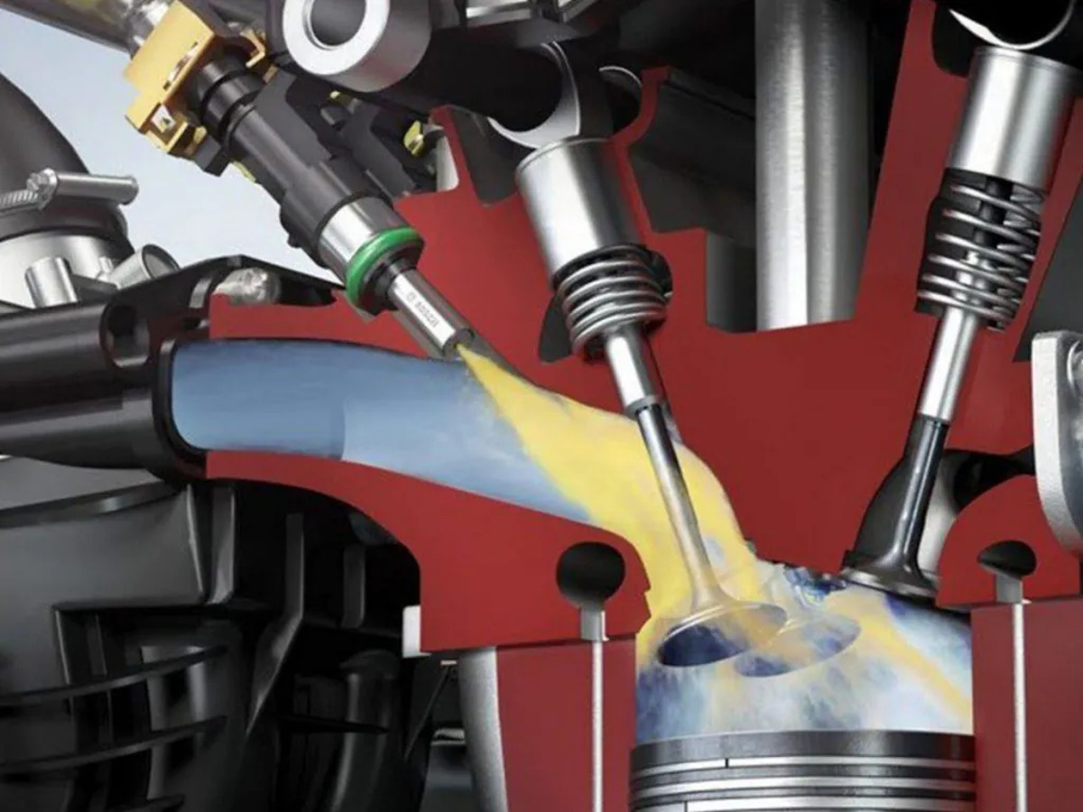 Vì sao xe máy đi chậm bị giật