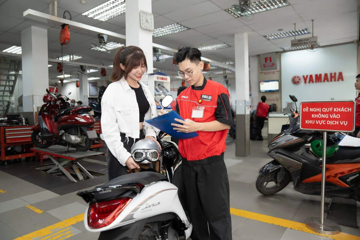 Xe máy bị vô nước phải làm sao