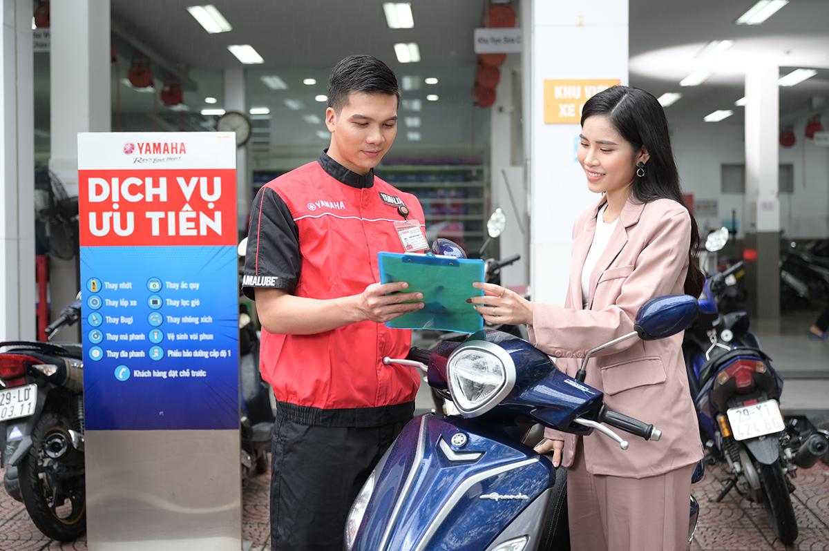 Xe máy ra khói trắng